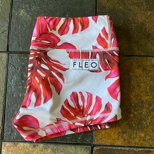 Fleo Original Pink Monstera Leaves size small